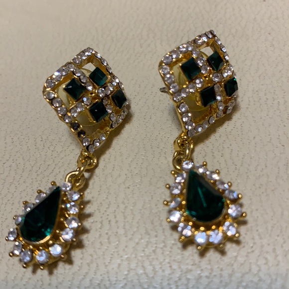 VINTAGE PAVE EMERALD GREEN PEAR DROP RHINESTONE STATEMENT EARRINGS PROM ELEGANT - Picture 2 of 14